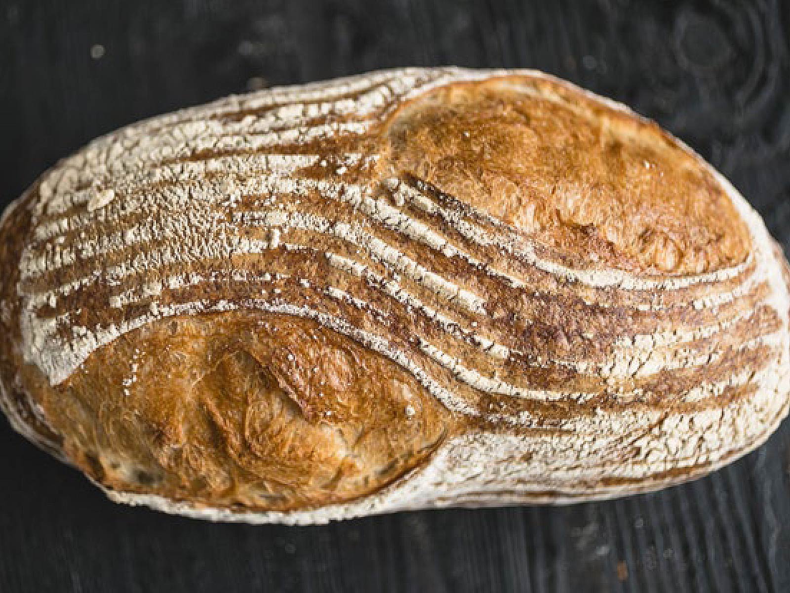 Деревенский пшеничный хлеб